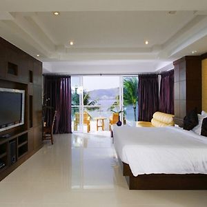 Rayaburi Beach Club